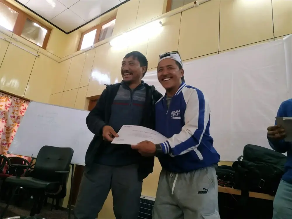 The joy of after receiving the Solar Technician Certificate The joy of after receiving the Solar Technician Certificate