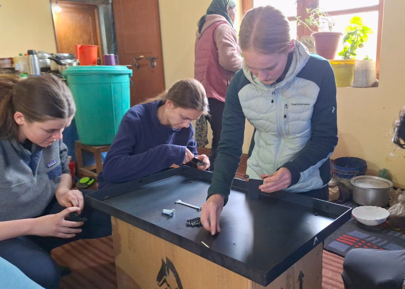 Working together as a team, learning on the go Working together as a team, learning on the go